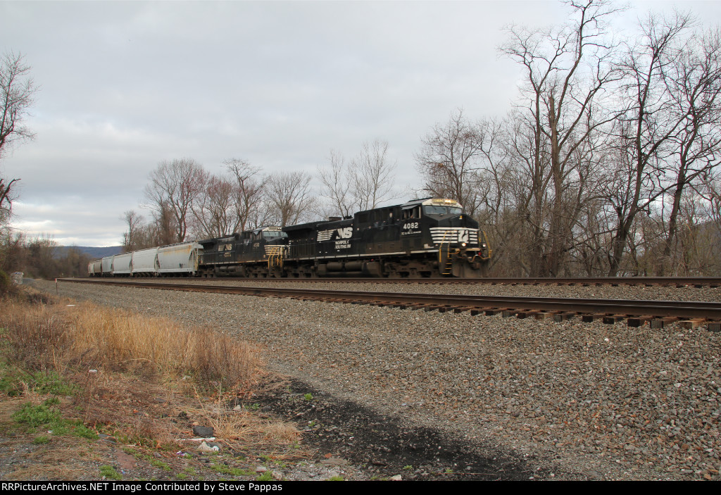 NS 4082 and 4532 take train 12G east